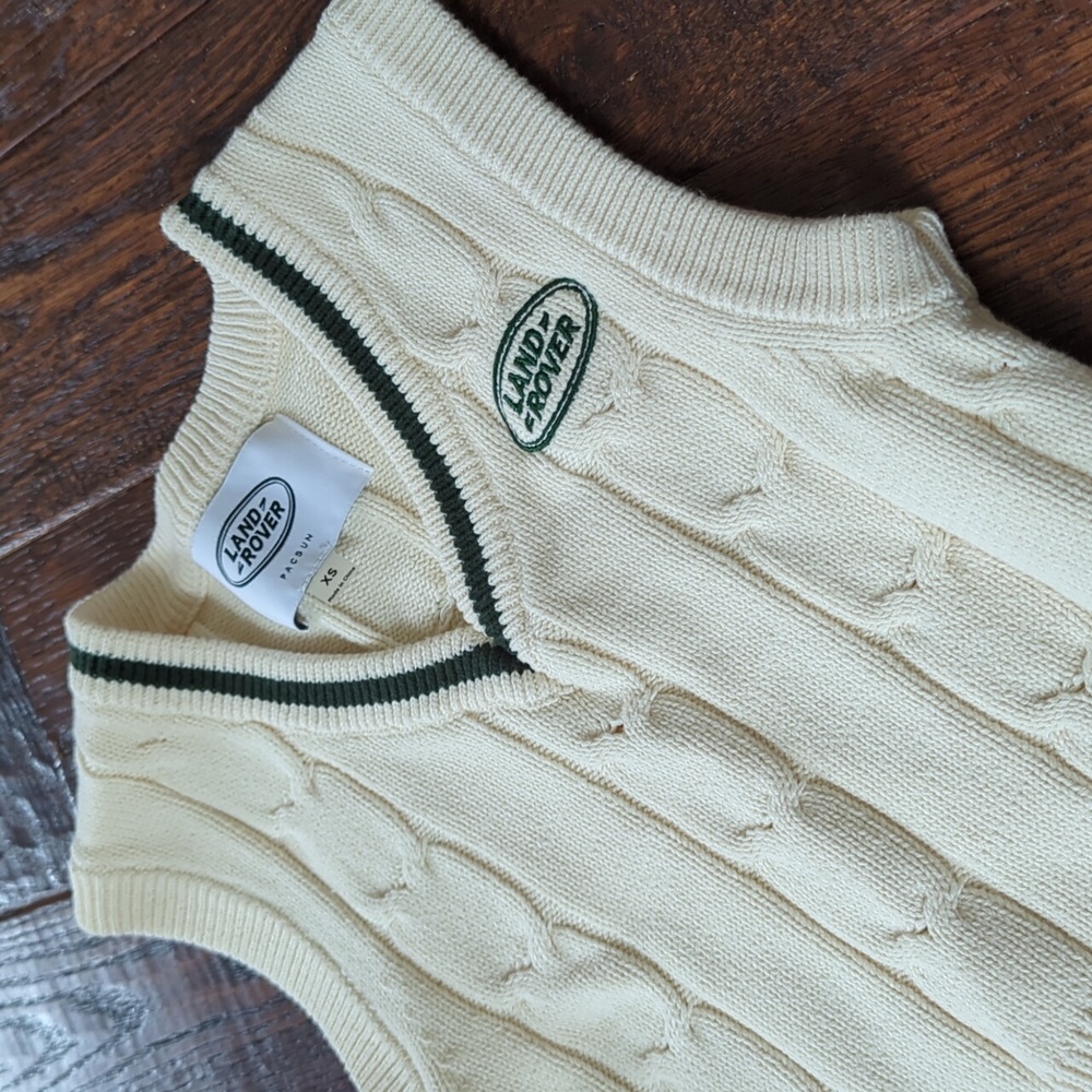 LAND ROVER by PACSUN I Cream Cable Knit V-Neck Logo Sweater Vest, XS